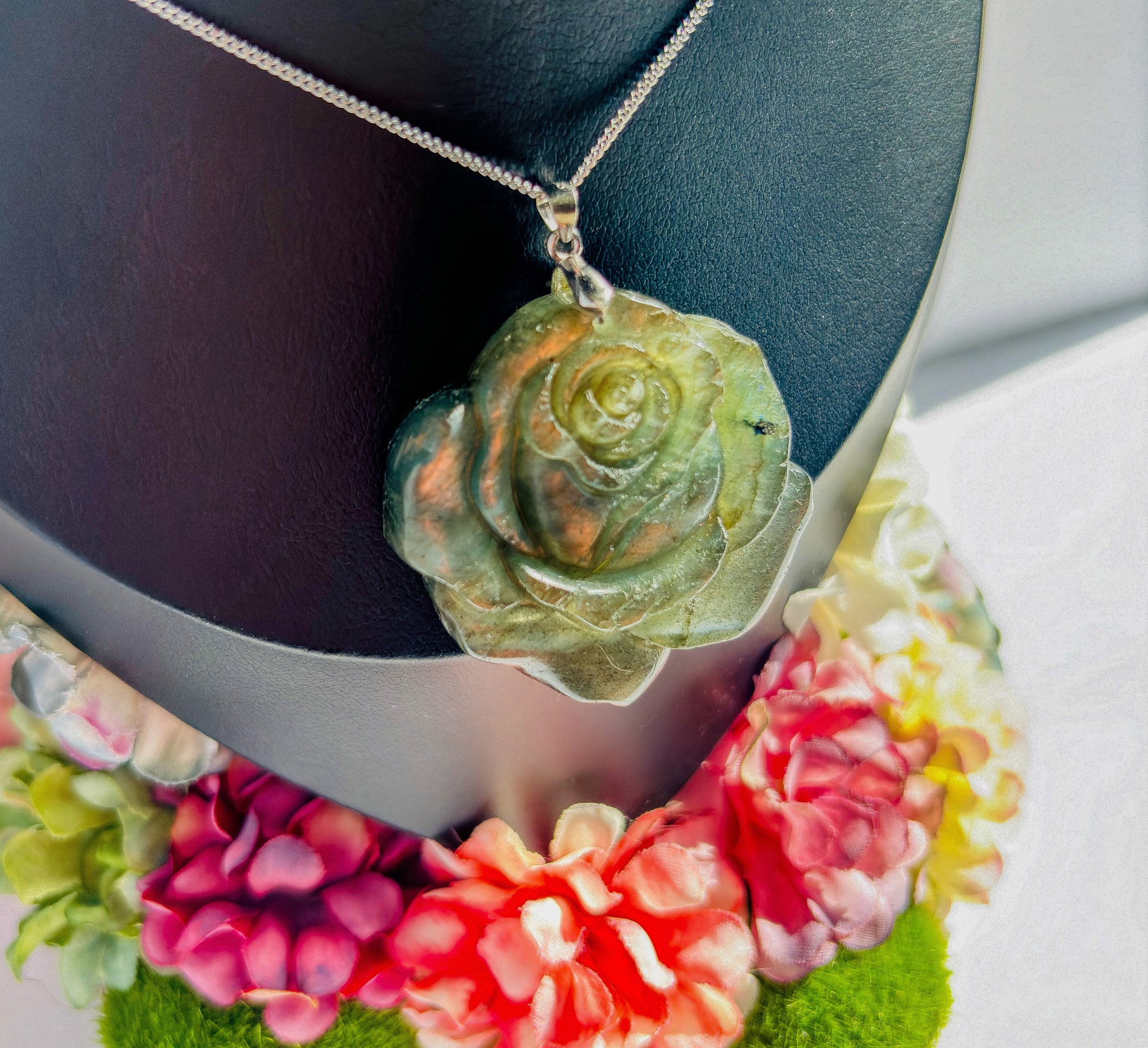 Beautiful Labradorite Rose Carved Pendant Necklace