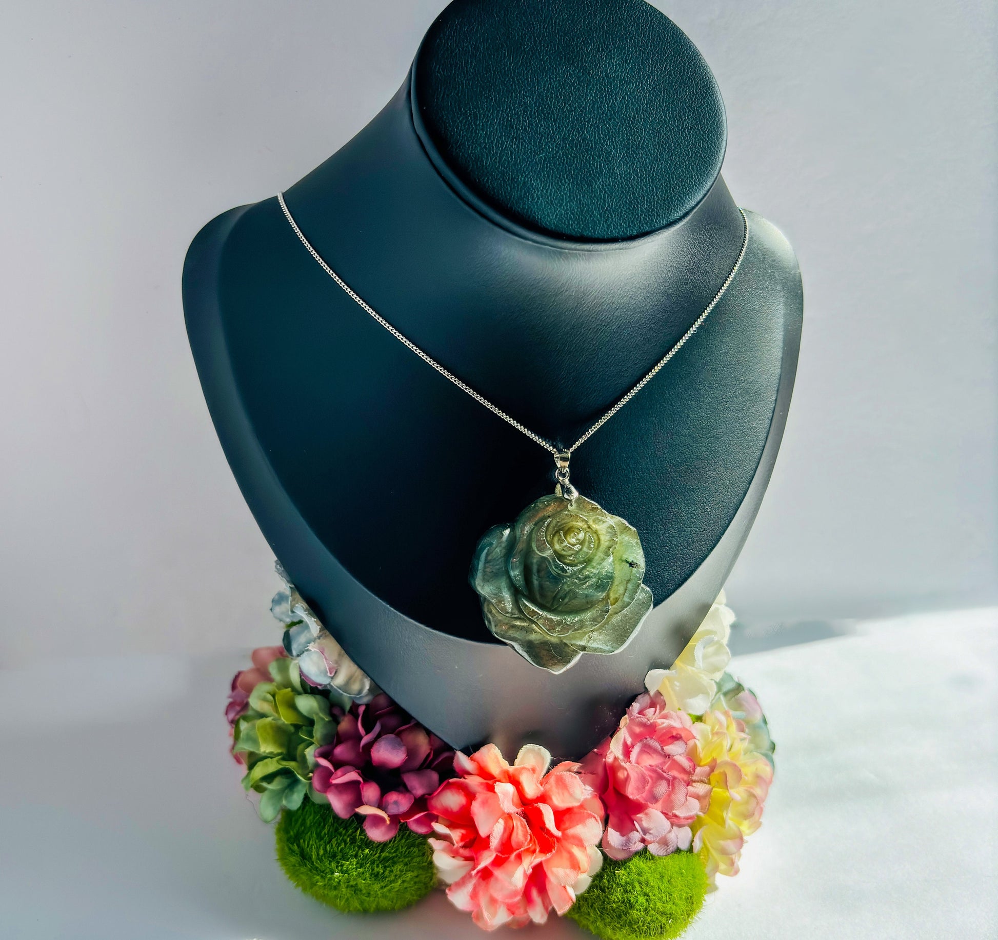 Beautiful Labradorite Rose Carved Pendant Necklace