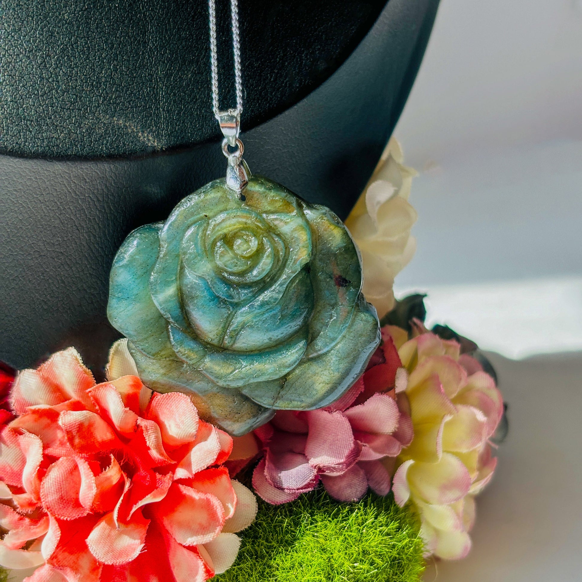 Beautiful Labradorite Rose Carved Pendant Necklace