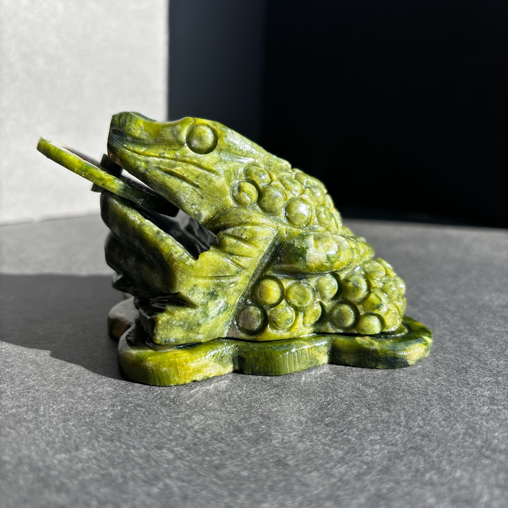 Money Frog Nephrite Green Jade Statue