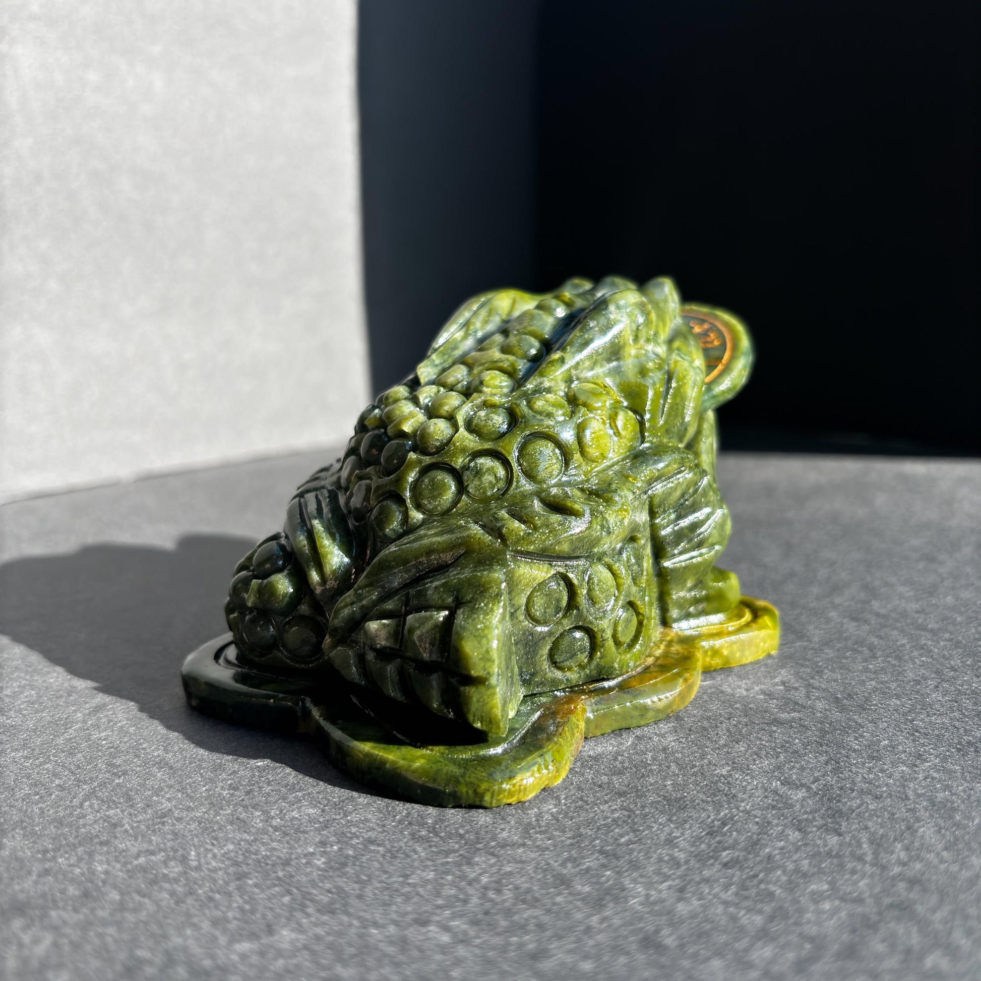 Money Frog Nephrite Green Jade Statue