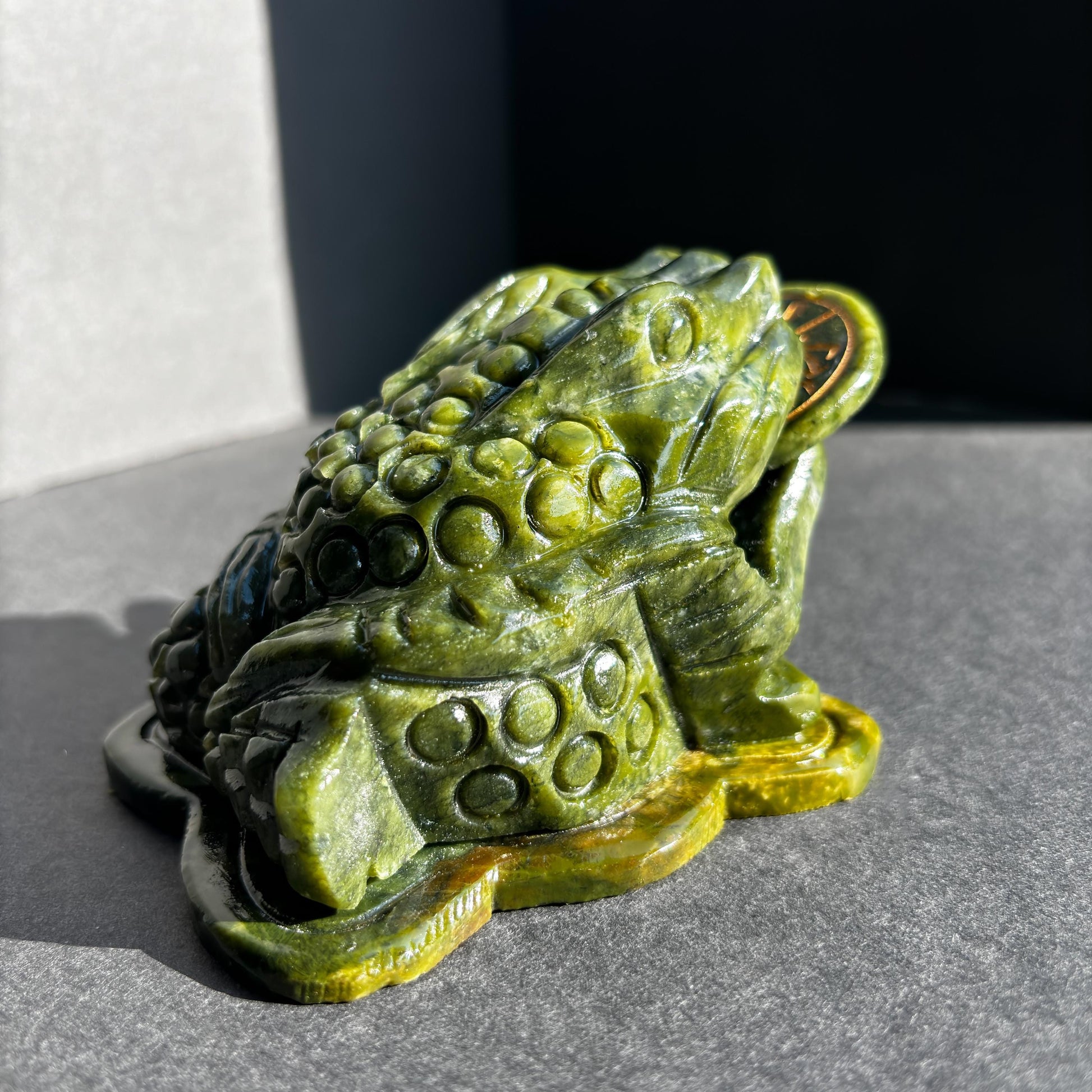 Money Frog Nephrite Green Jade Statue