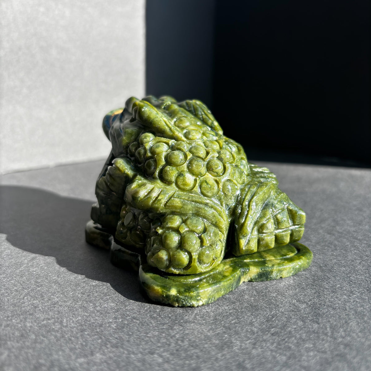 Money Frog Nephrite Green Jade Statue