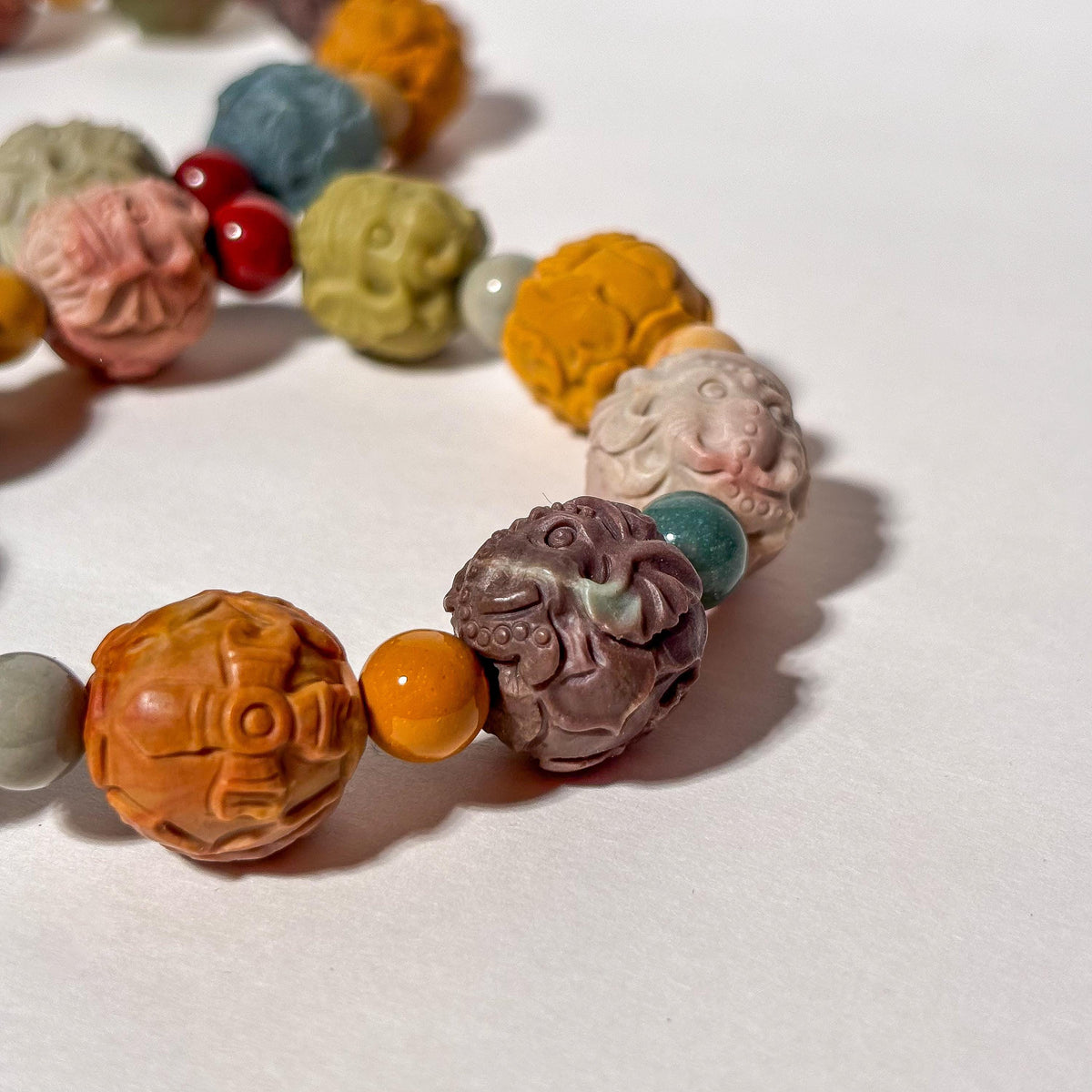 Alashan Agate Ganesh Motif Crystal Bracelet